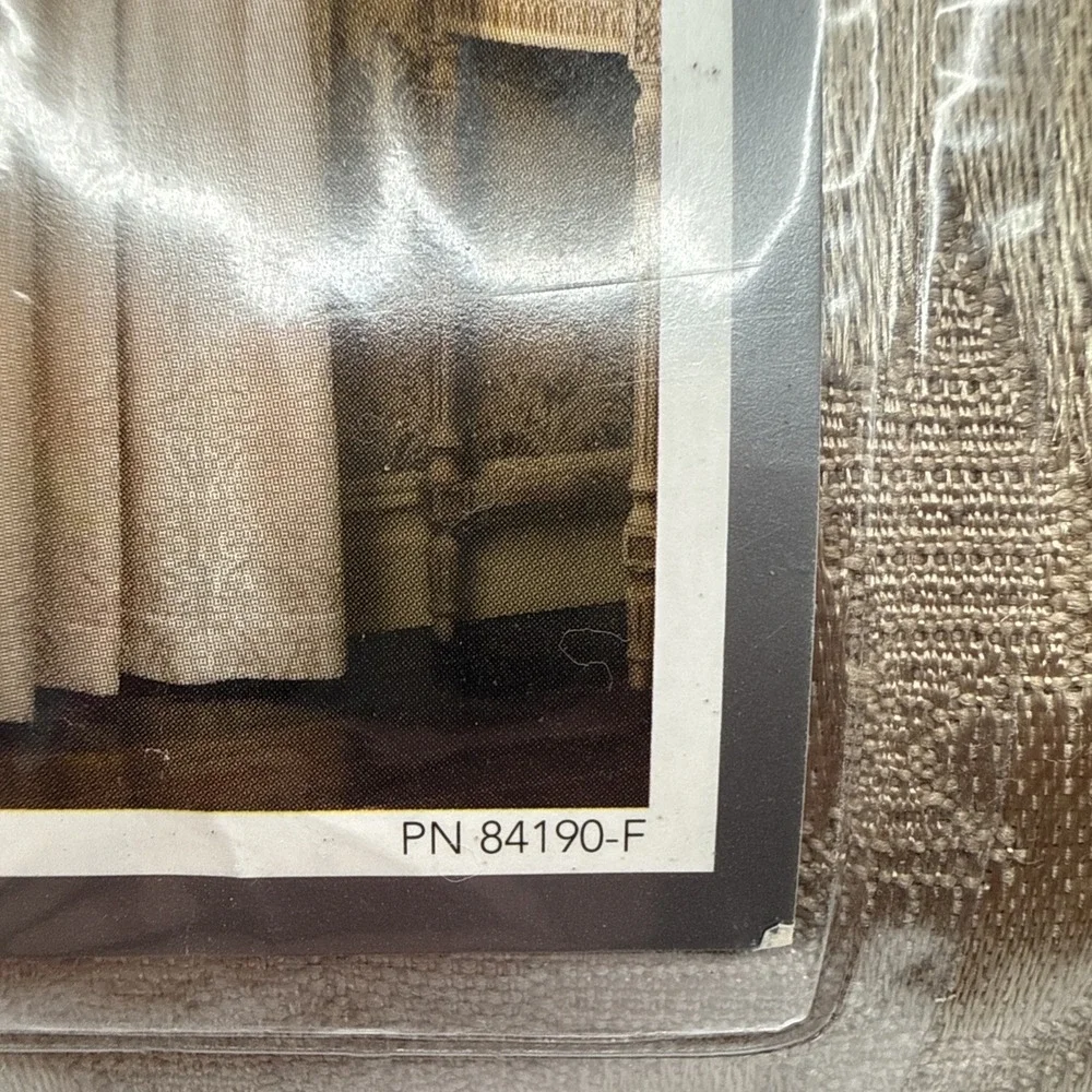 Vtg Croscill Home One Tailored Panel Highland Matelasse Champagne #2136   42x84
